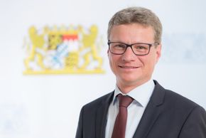 Heinrich lades halle erlangen veranstaltungen single singletreff [PUNIQRANDLINE-(au-dating-names.txt) 23